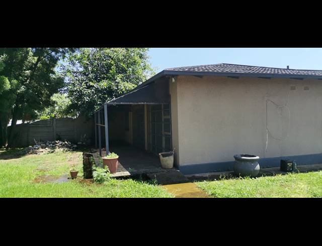 4 BEDROOM HOUSE FOR SALE IN VANDERBIJLPARK CW 3